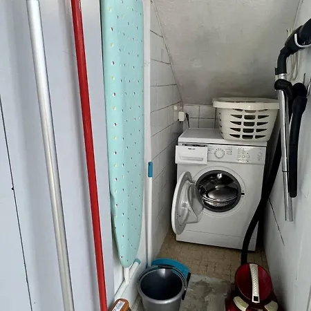 Rez-de-jardin Renove Avec Terrasse A Cambo-les-bains, T1 Bis Pour 2 Personnes, Equipe Et Lumineux - Fr-1-495-93 Cambo-les-Bains